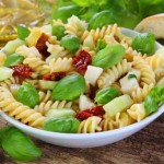 Italienischer Pasta-Salat mit getrockneten Tomaten